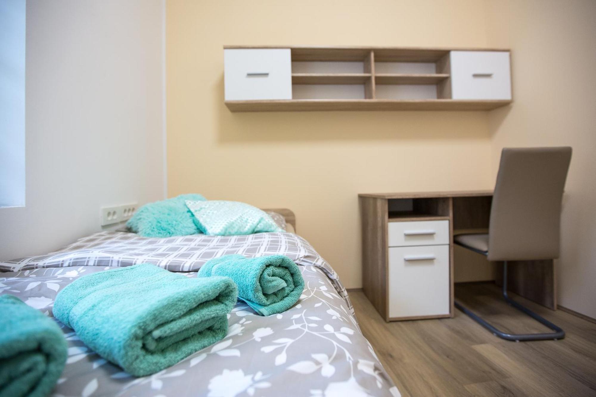 Minidorm Rooms In Heart Of City Center Marburgo Esterno foto