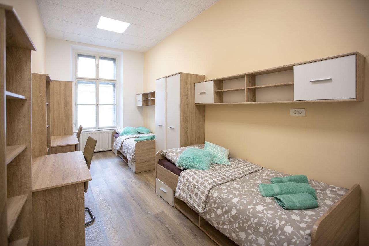 Minidorm Rooms In Heart Of City Center Marburgo Esterno foto