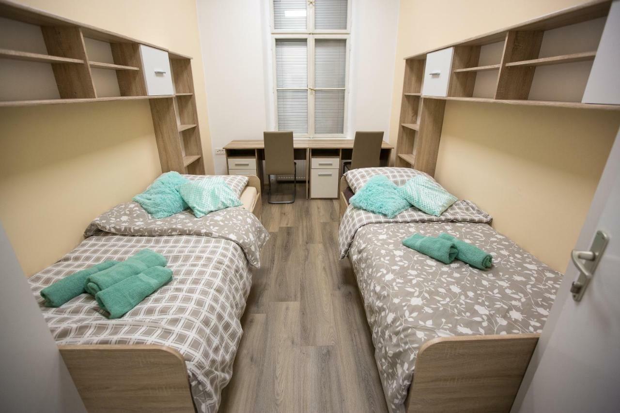 Minidorm Rooms In Heart Of City Center Marburgo Esterno foto